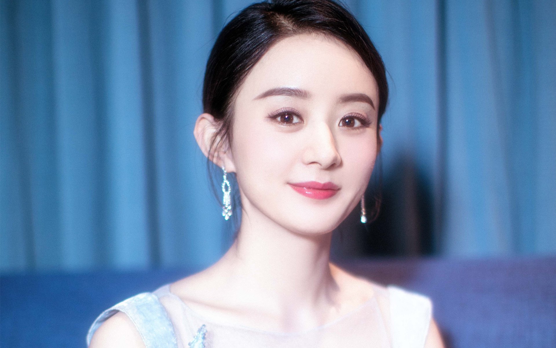 _篮网队团队合作出色，保持领先位置_，篮网队的成员