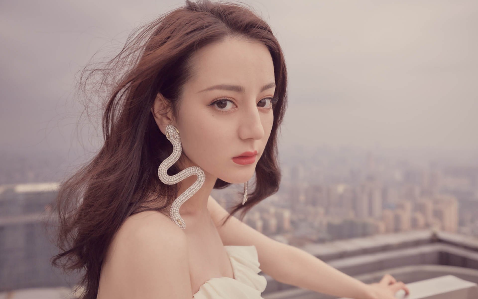 “东安湖体育公园:铁人三项选手体力与毅力的极限挑战”